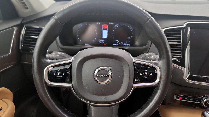 2016 Volvo XC90 T6 Momentum 10