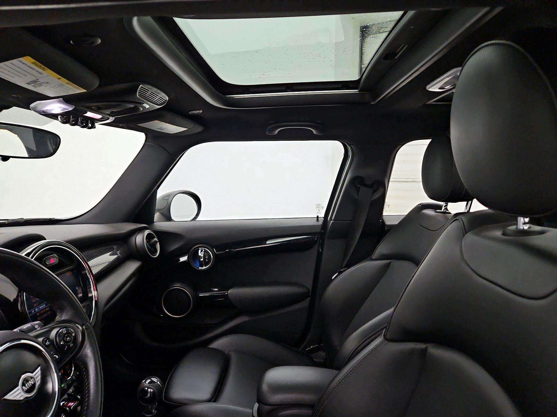 Thumbnail: 2015 MINI Cooper Hardtop - 18