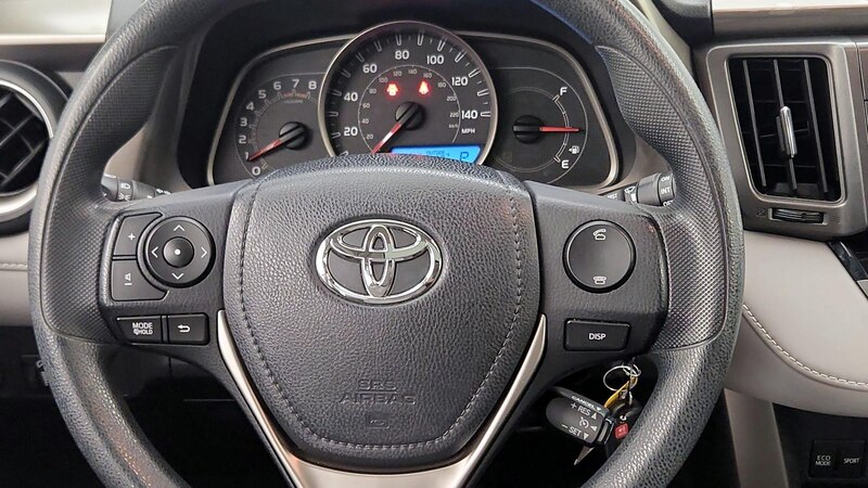 2013 Toyota RAV4 XLE 10