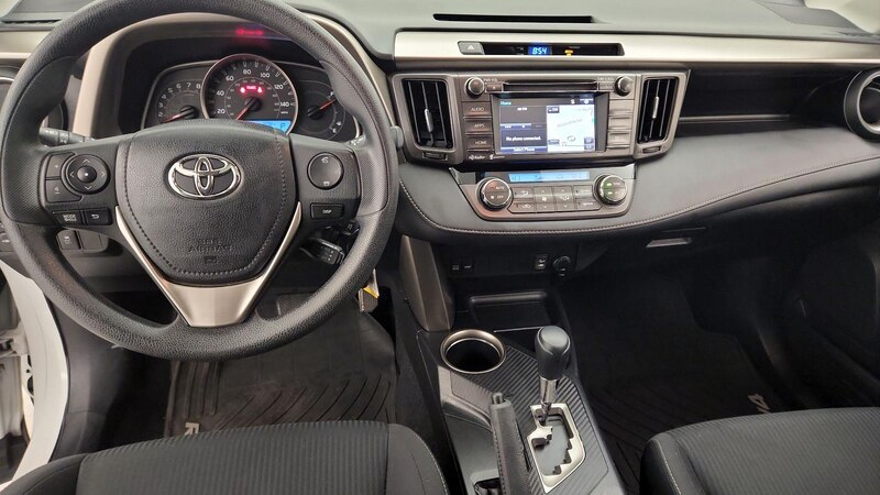 2015 Toyota RAV4 XLE 9