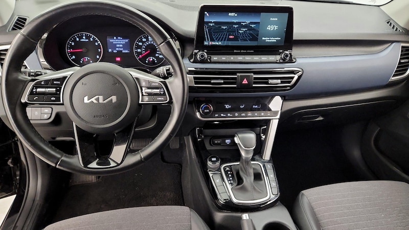 2022 Kia Seltos S 9