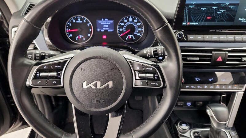 2022 Kia Seltos S 10