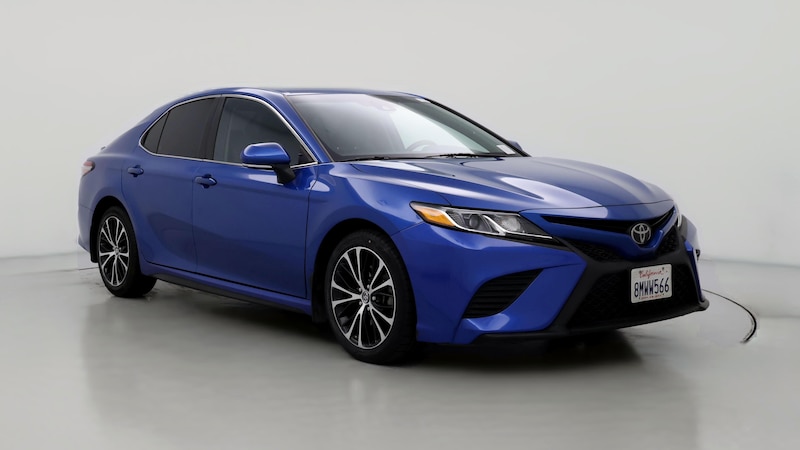 2019 Toyota Camry SE Hero Image