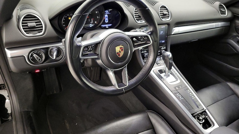 2019 Porsche 718 Cayman  9