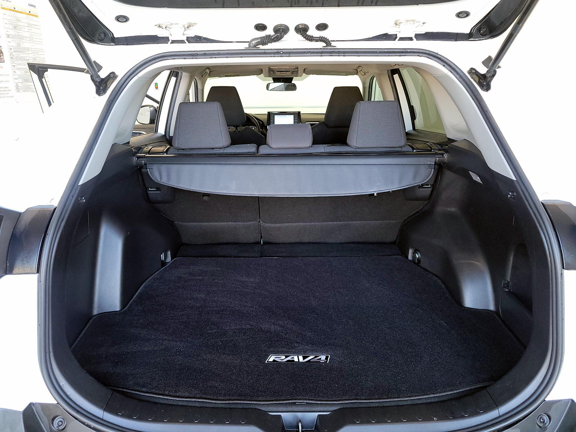 Thumbnail: 2021 Toyota RAV4 - 18