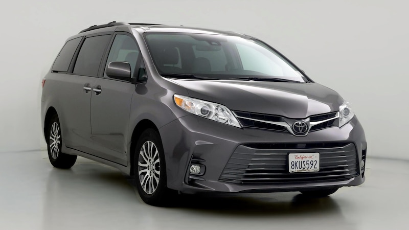 2019 Toyota Sienna XLE Hero Image