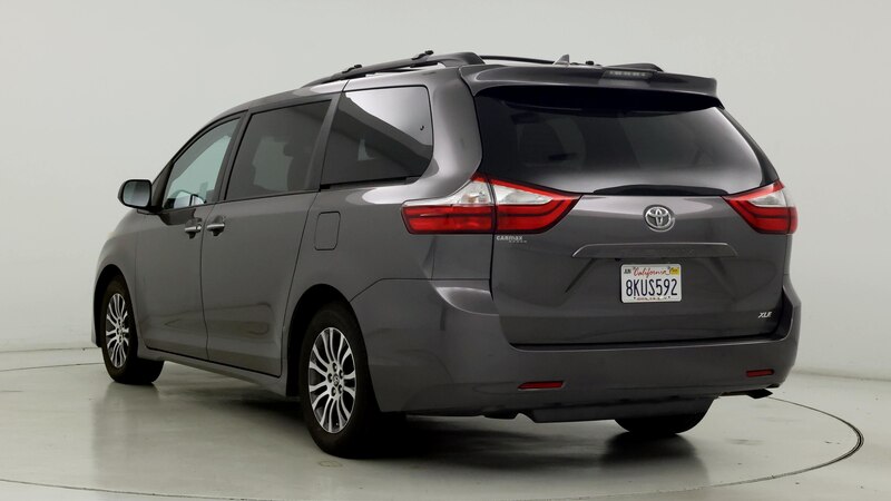 2019 Toyota Sienna XLE 2