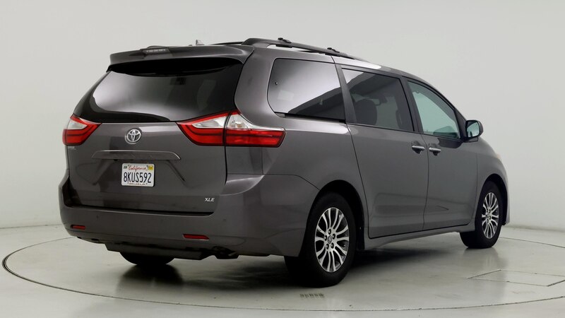 2019 Toyota Sienna XLE 8