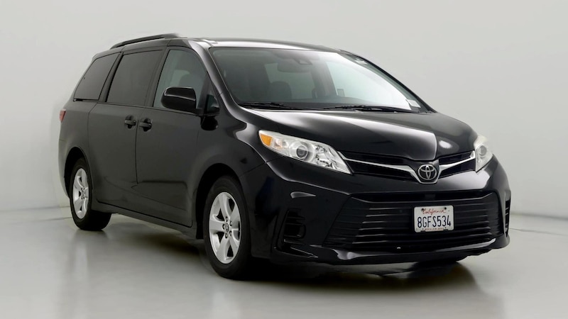 2018 Toyota Sienna LE Hero Image