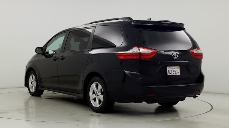 2018 Toyota Sienna LE 2