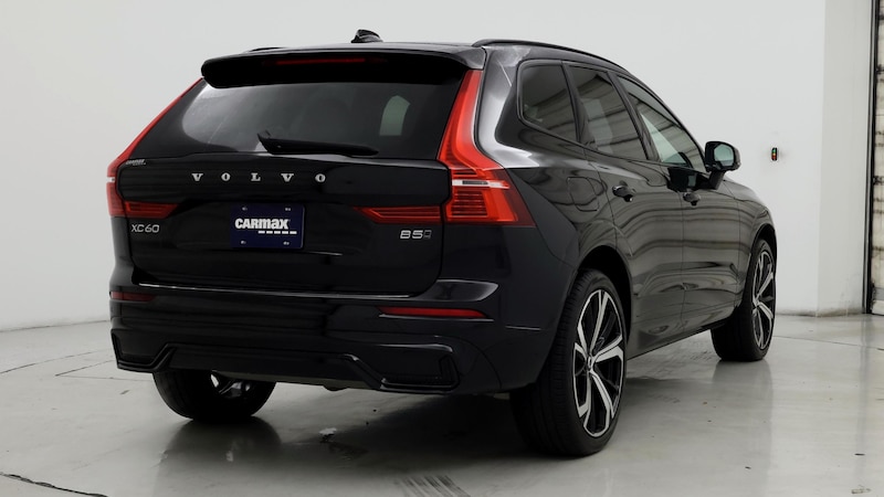 2023 Volvo XC60 B5 Ultimate 8