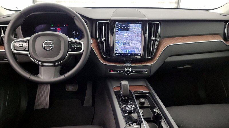 2024 Volvo XC60 B5 Plus 9