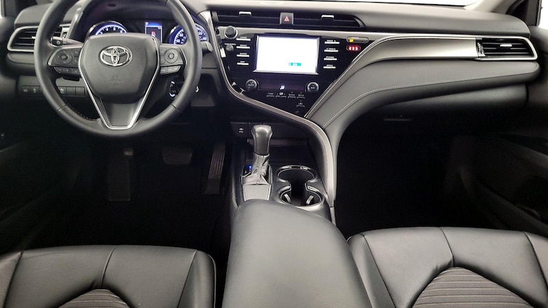 2019 Toyota Camry SE 9