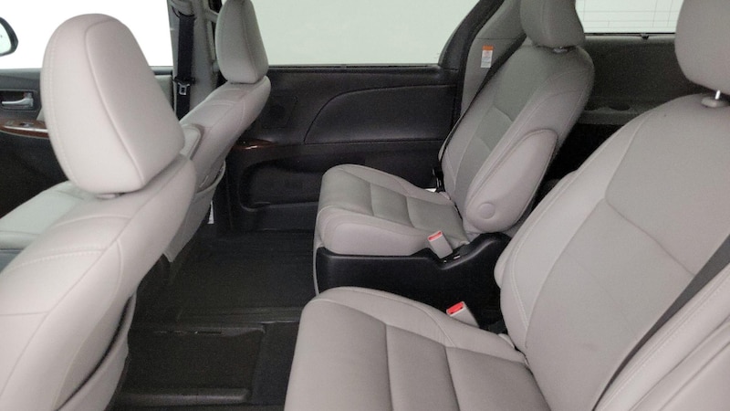 2015 Toyota Sienna Limited 21