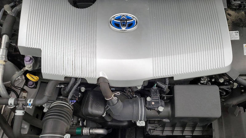 2017 Toyota Prius Two 21