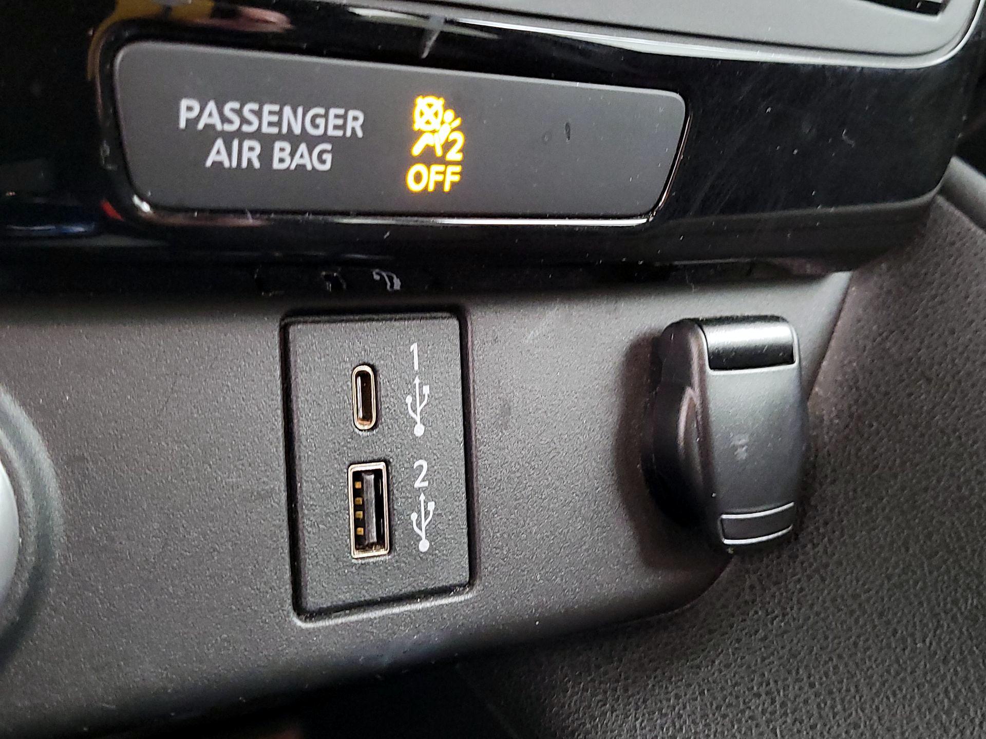 Thumbnail: 2020 Nissan Leaf - 19