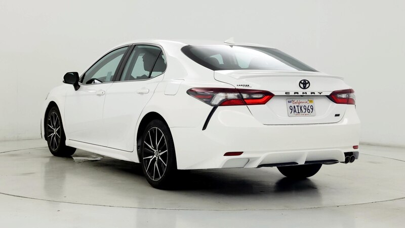 2022 Toyota Camry SE 2