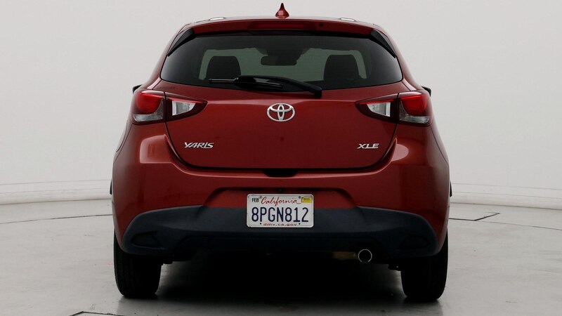 2020 Toyota Yaris XLE 6