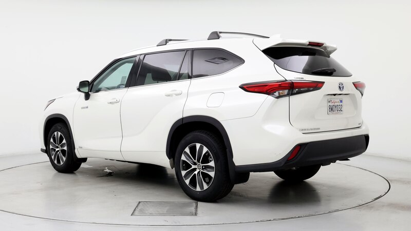 2021 Toyota Highlander XLE 2