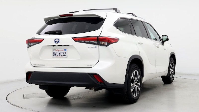 2021 Toyota Highlander XLE 8