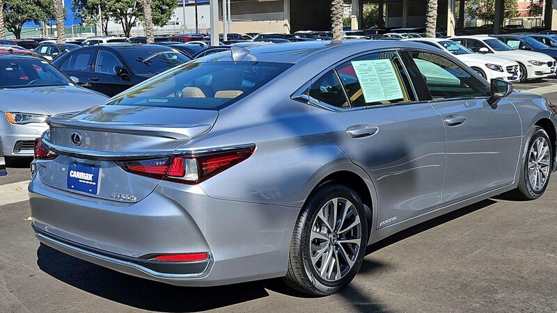 2022 Lexus ES Hybrid 300h 5