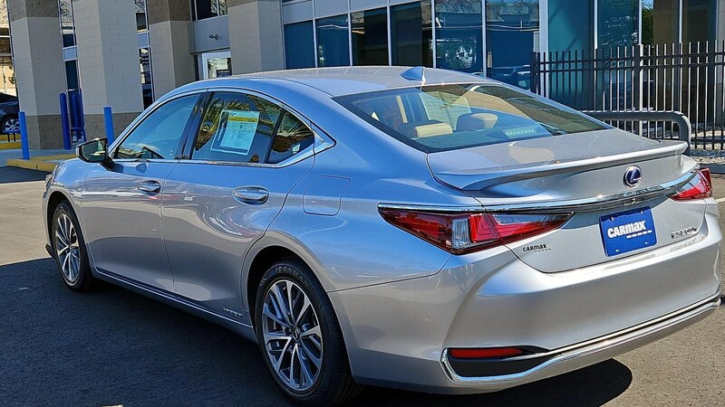 2022 Lexus ES Hybrid 300h 7