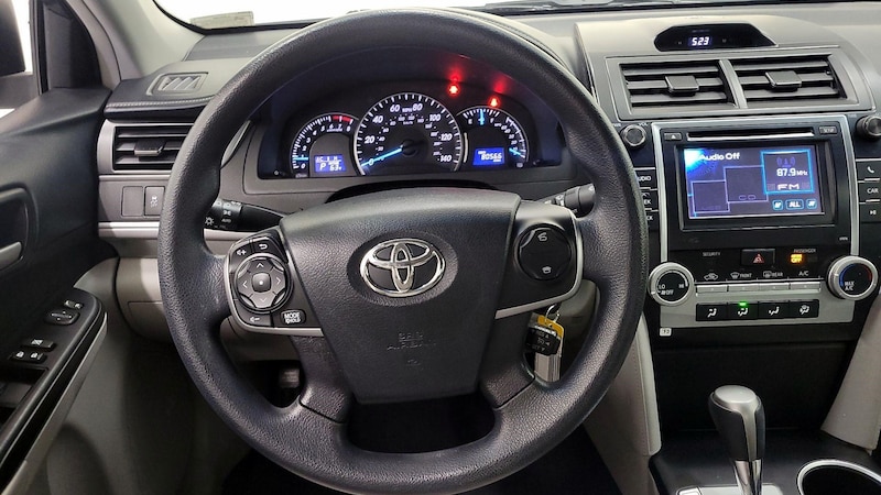 2013 Toyota Camry LE 10