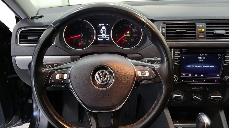 2017 Volkswagen Jetta SE 10