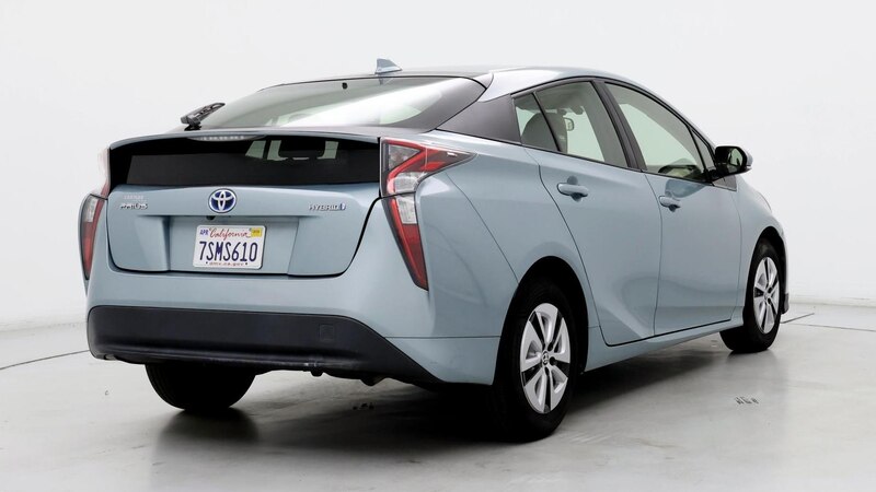 2016 Toyota Prius Three 8