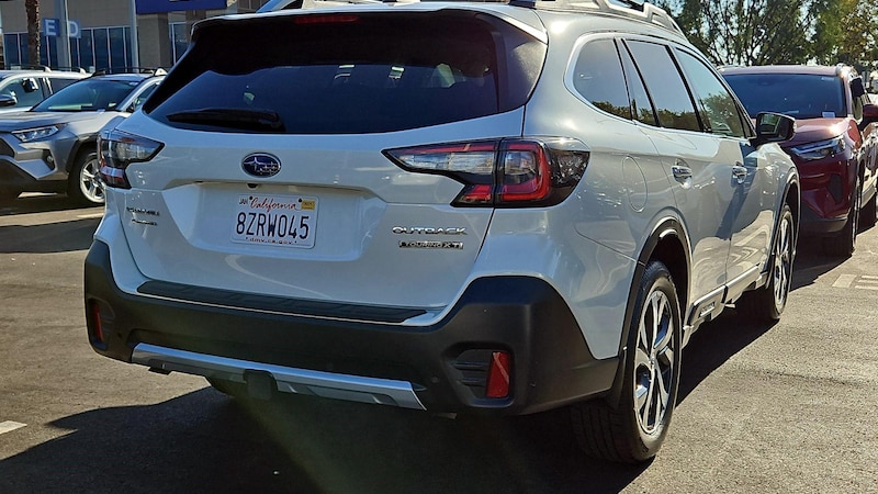 2022 Subaru Outback Touring 5