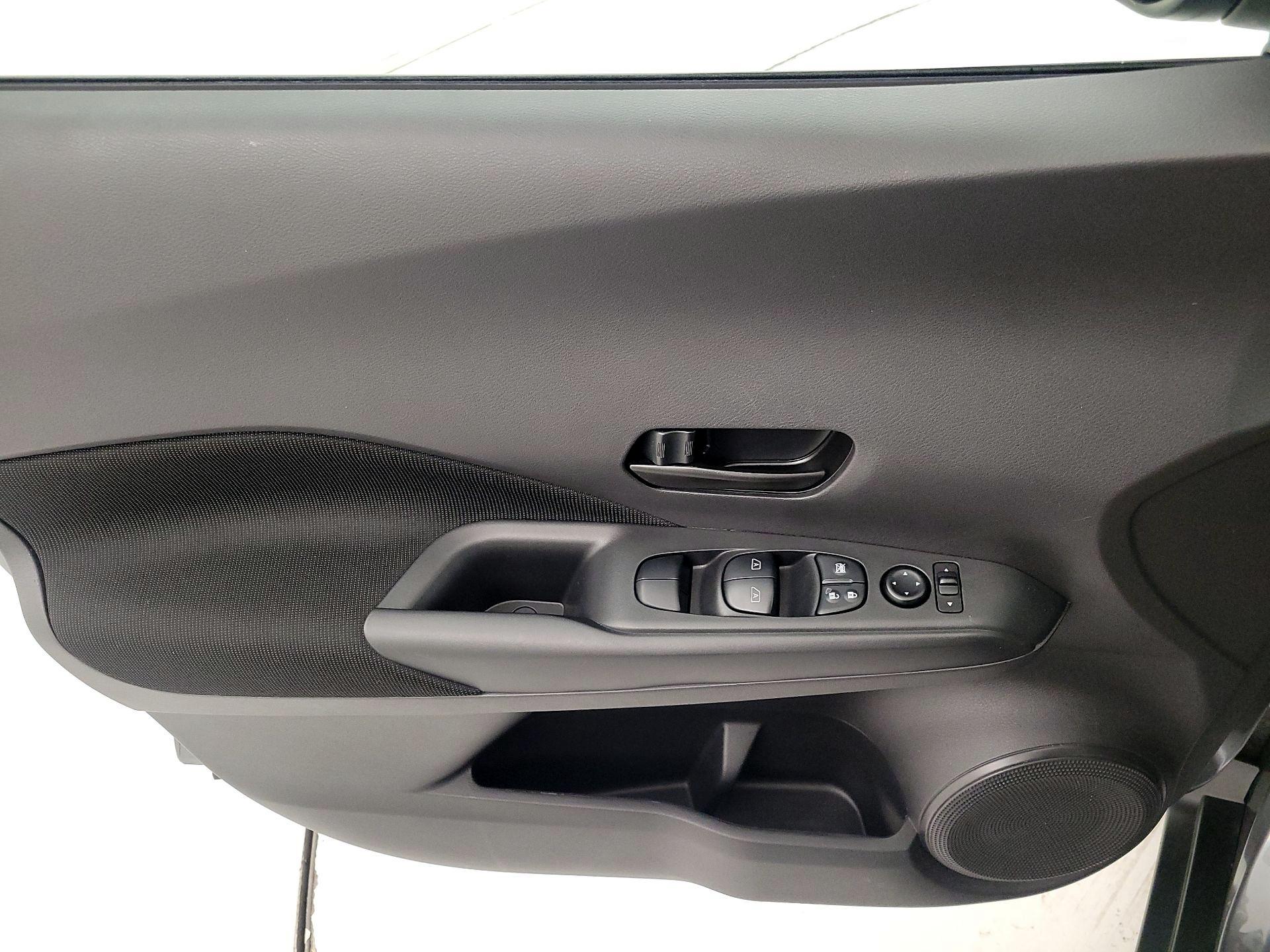 Thumbnail: 2021 Nissan Kicks - 10