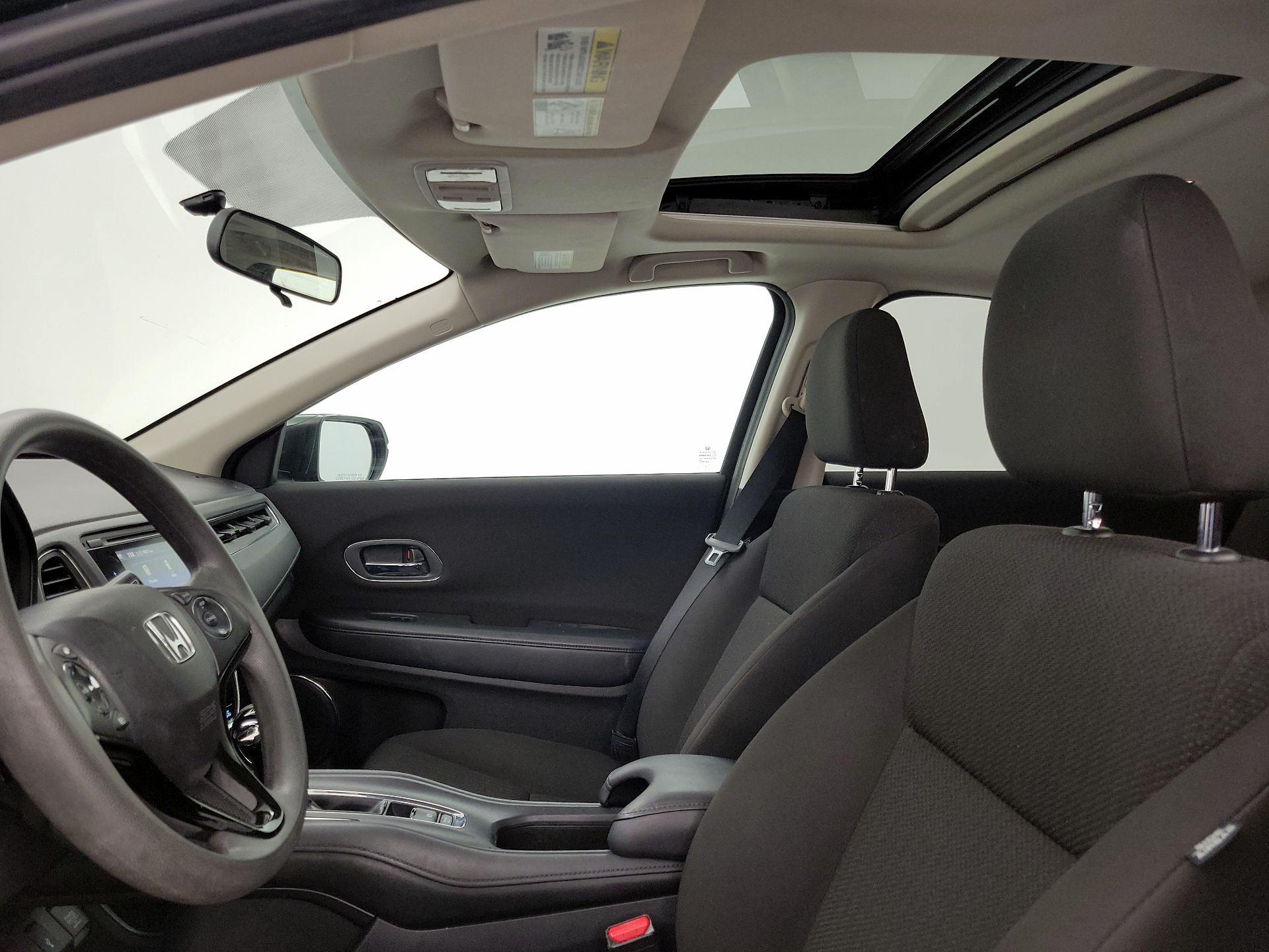 Thumbnail: 2016 Honda HR-V - 19