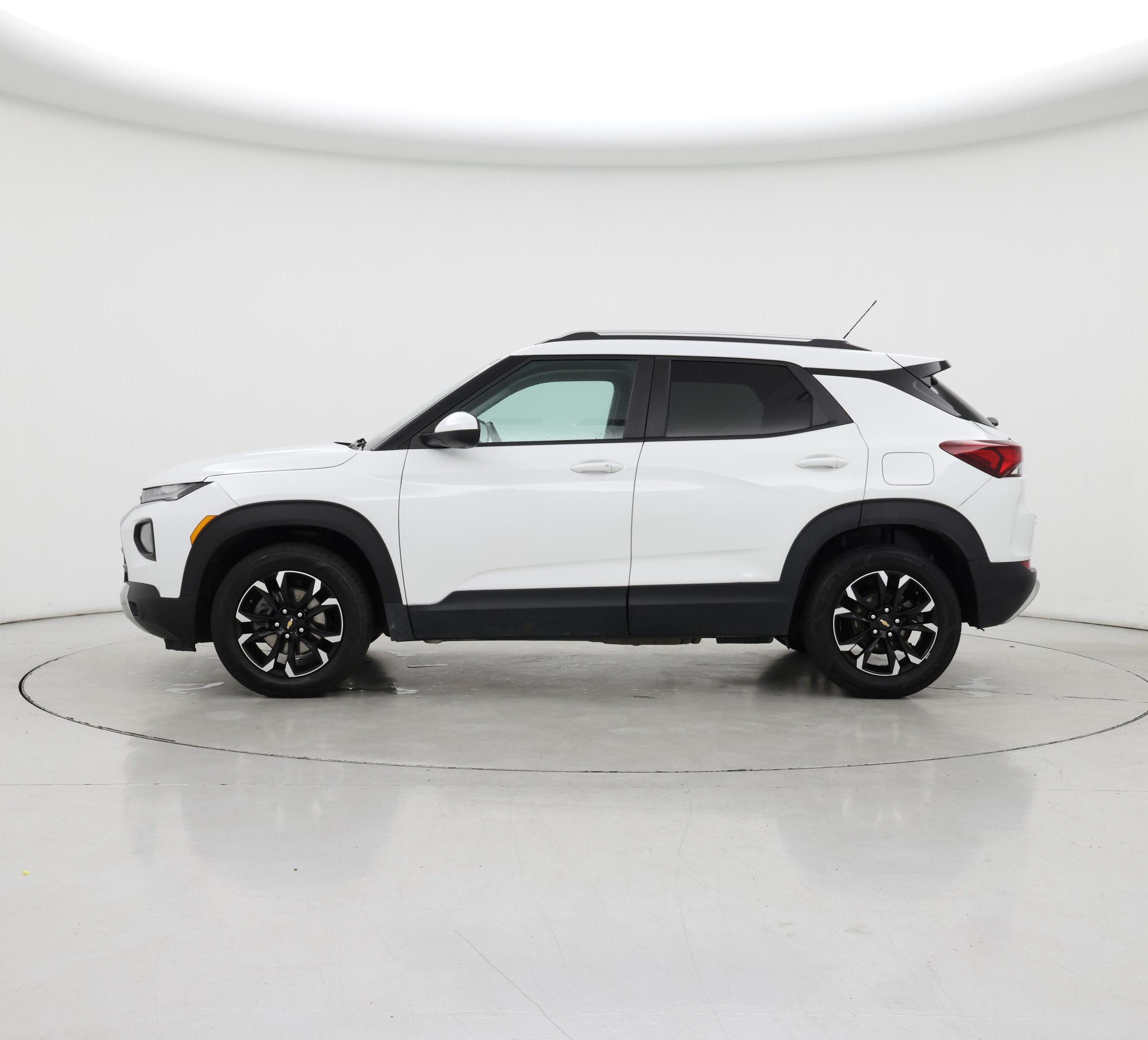 Thumbnail: 2021 Chevrolet TrailBlazer - 3