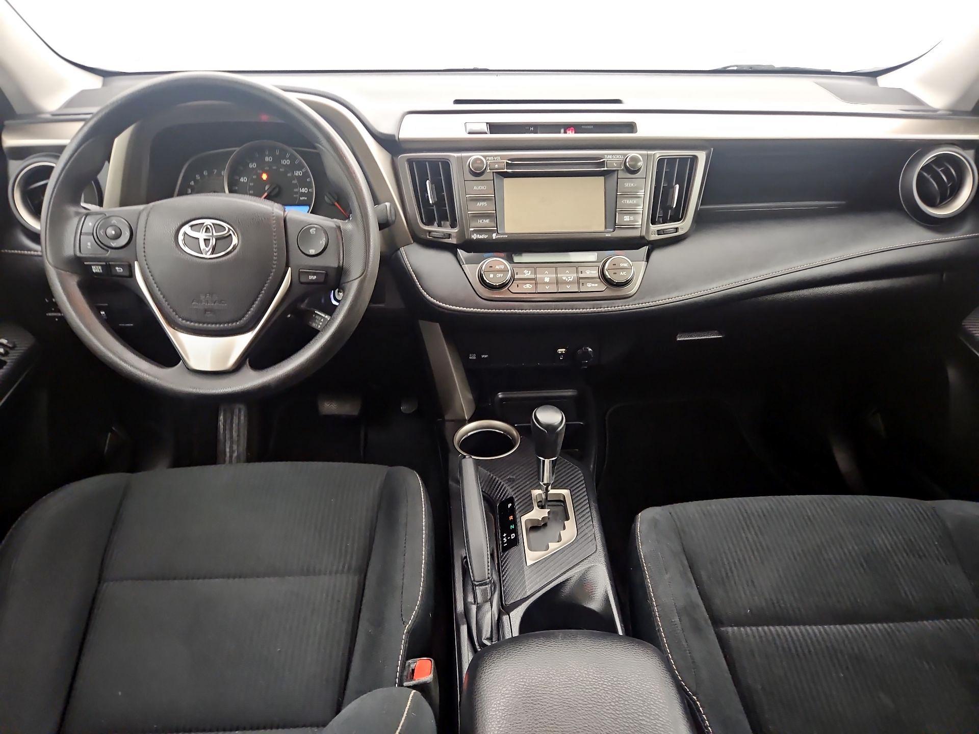 Thumbnail: 2015 Toyota RAV4 - 9