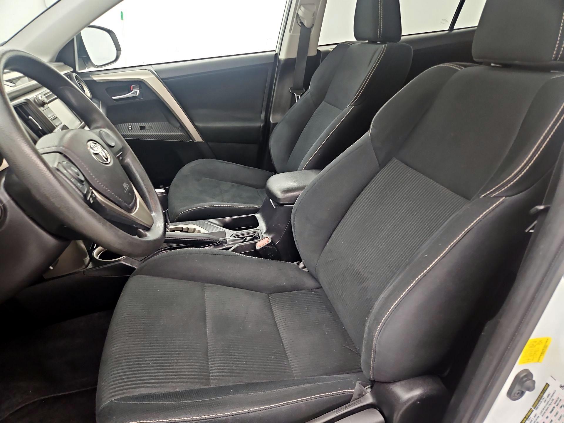 Thumbnail: 2015 Toyota RAV4 - 11