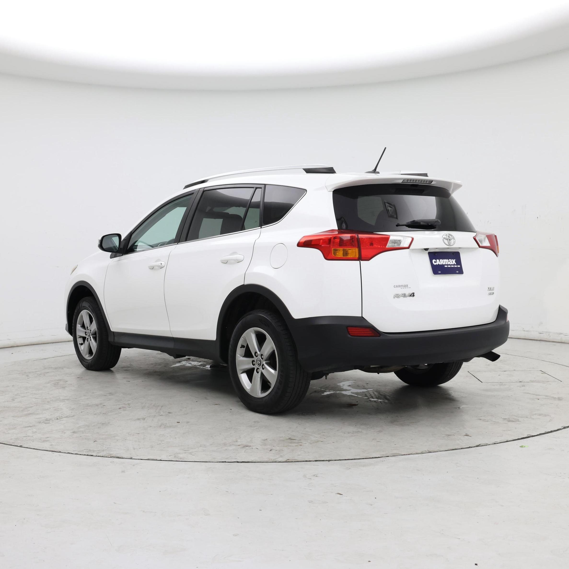 Thumbnail: 2015 Toyota RAV4 - 2