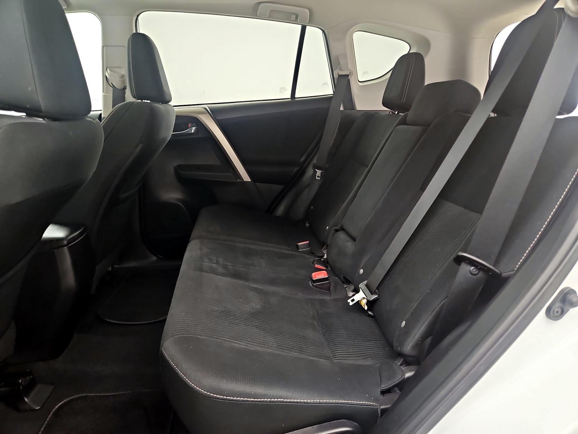 Thumbnail: 2015 Toyota RAV4 - 20