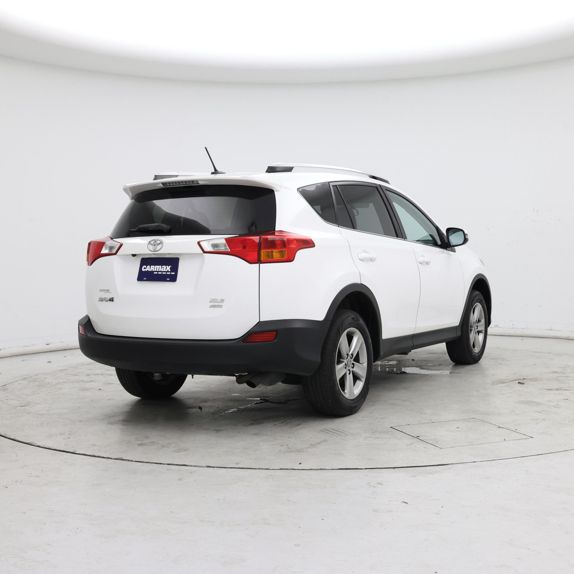 Thumbnail: 2015 Toyota RAV4 - 8