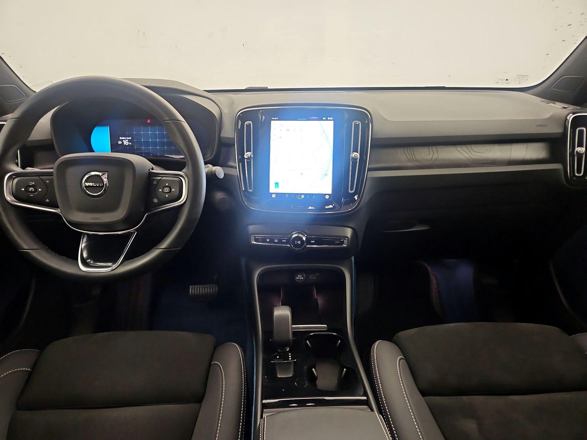 Thumbnail: 2022 Volvo C40 - 9