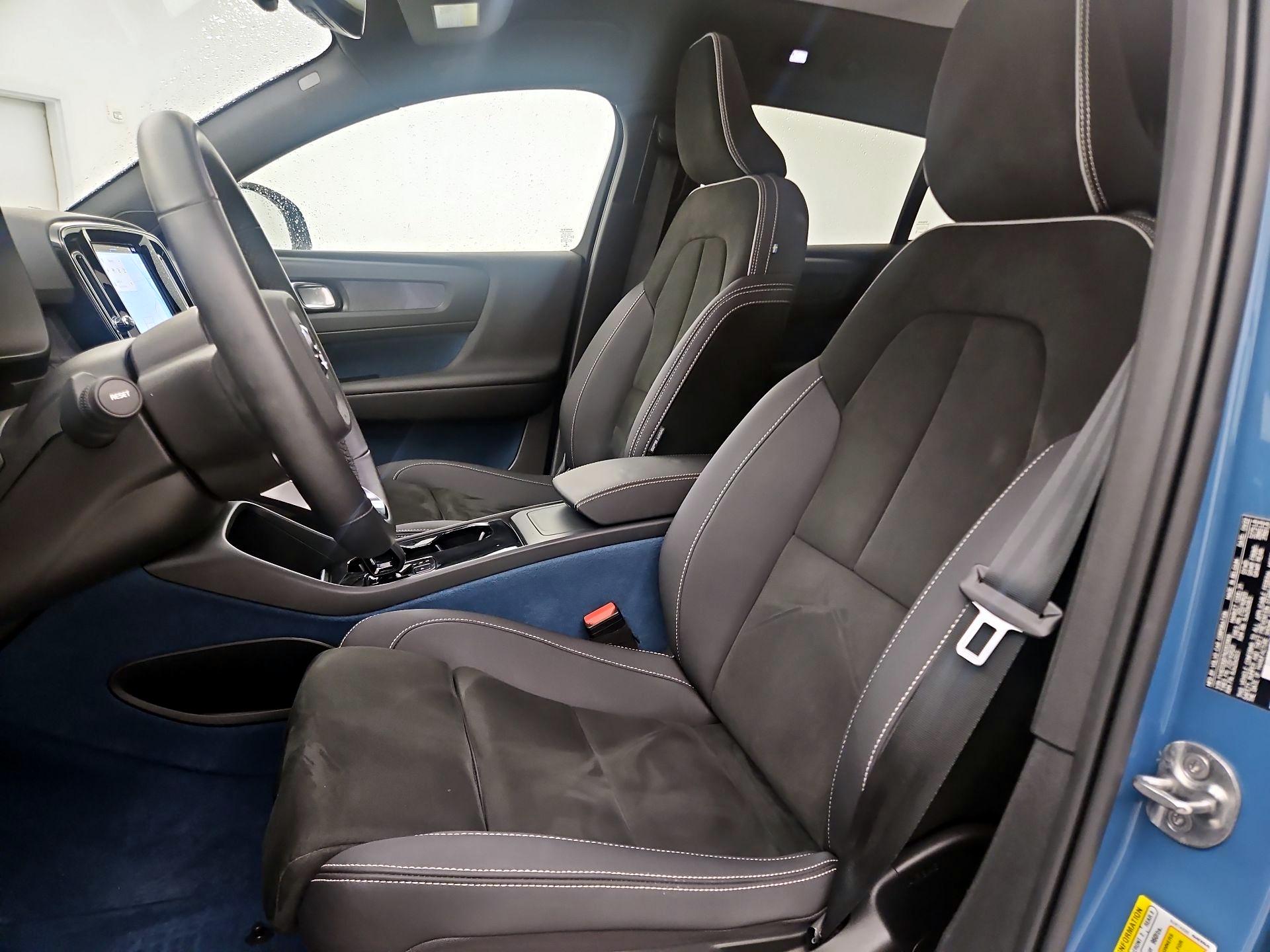 Thumbnail: 2022 Volvo C40 - 11
