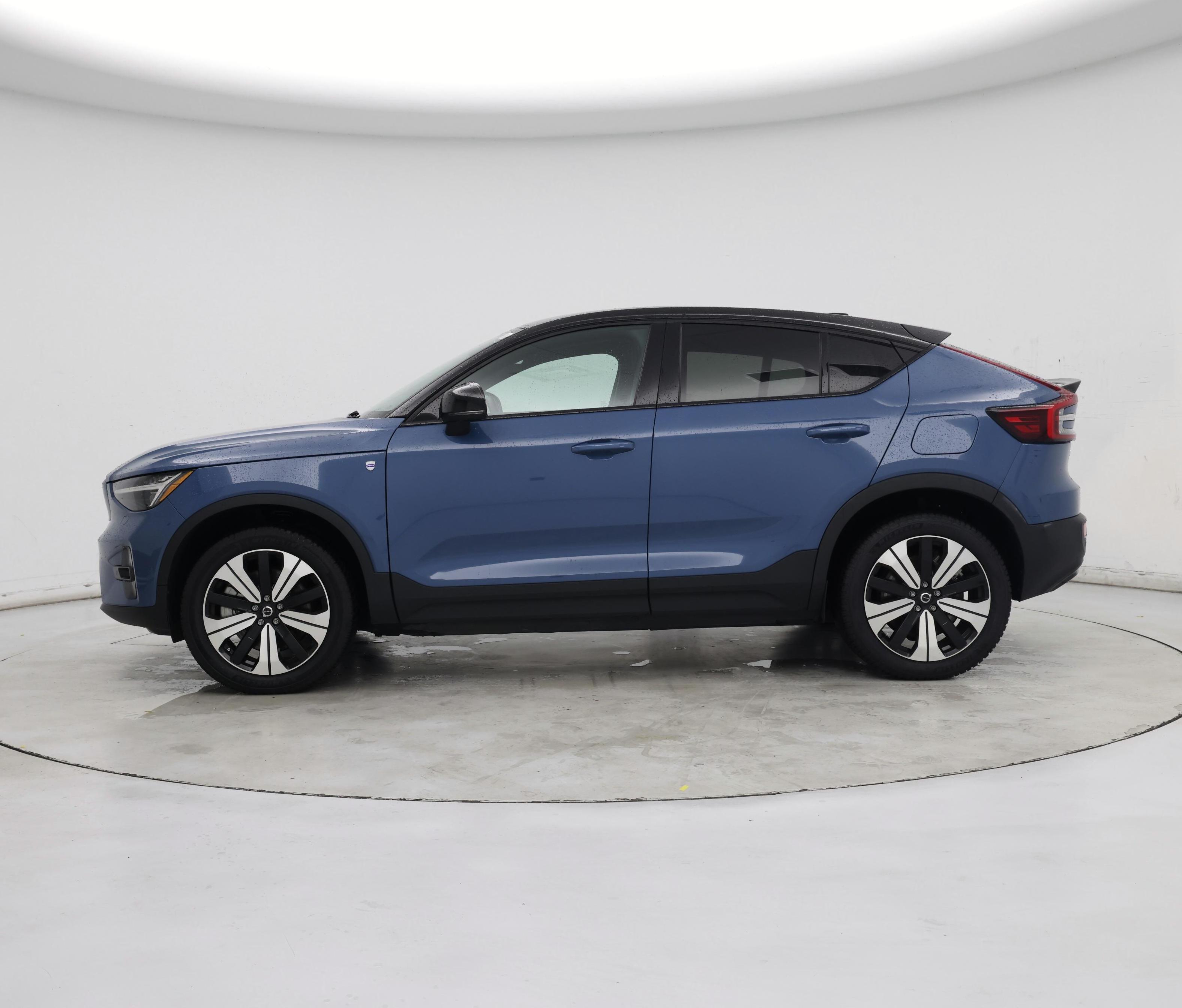Thumbnail: 2022 Volvo C40 - 3