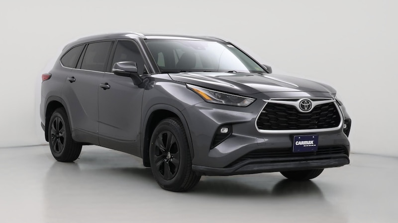 2022 Toyota Highlander XLE Hero Image