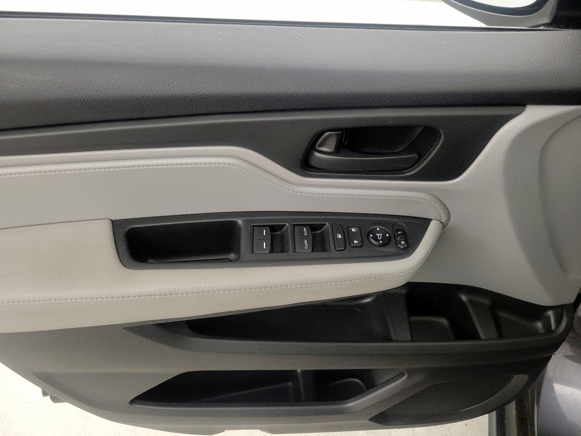 Thumbnail: 2018 Honda Odyssey - 12
