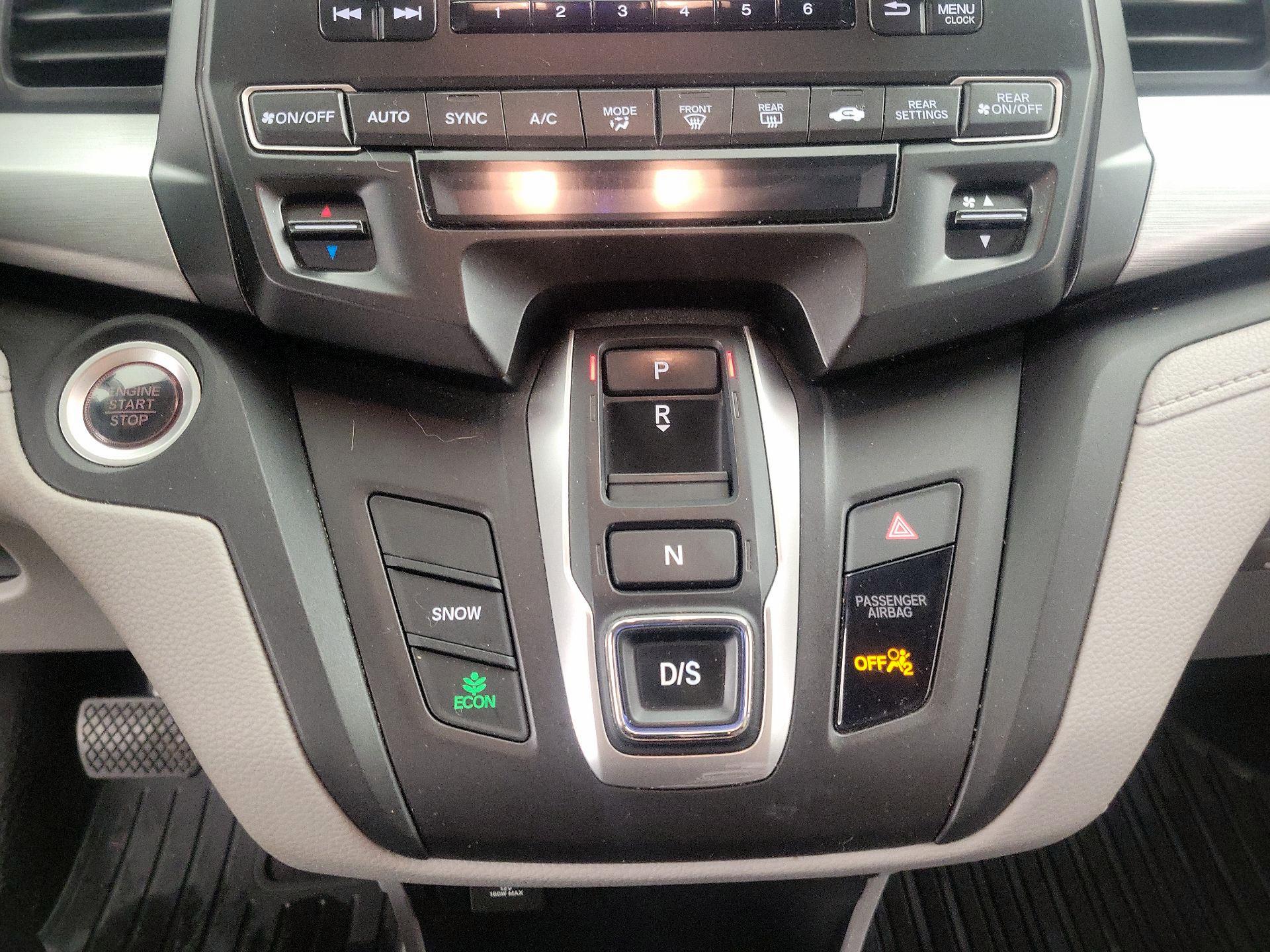 Thumbnail: 2018 Honda Odyssey - 17