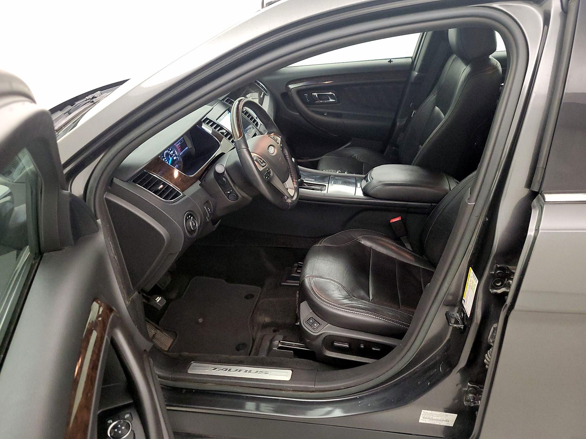 Thumbnail: 2016 Ford Taurus - 11