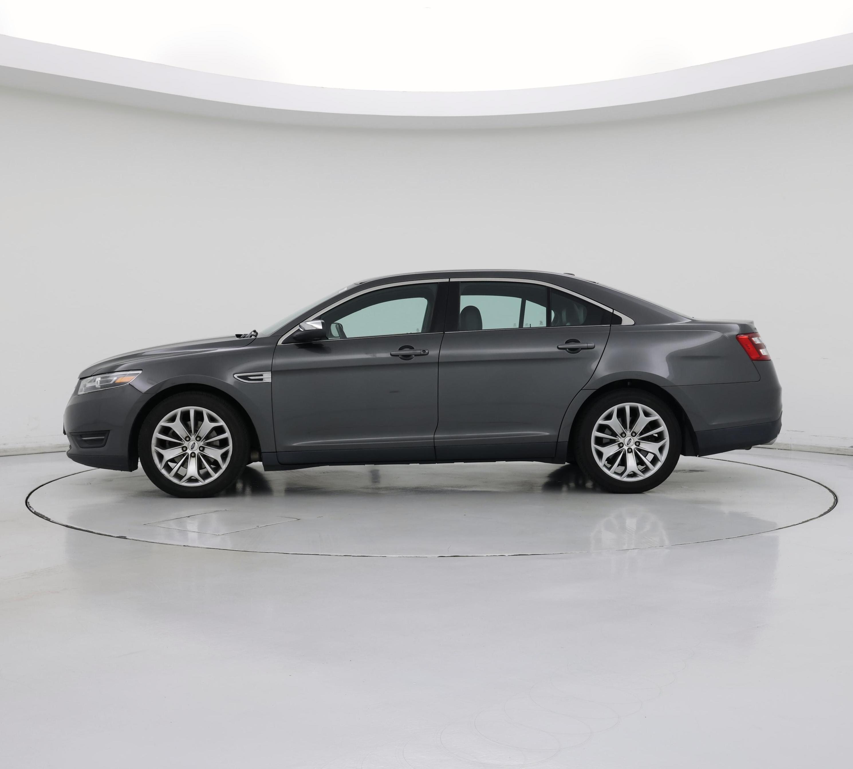 Thumbnail: 2016 Ford Taurus - 3