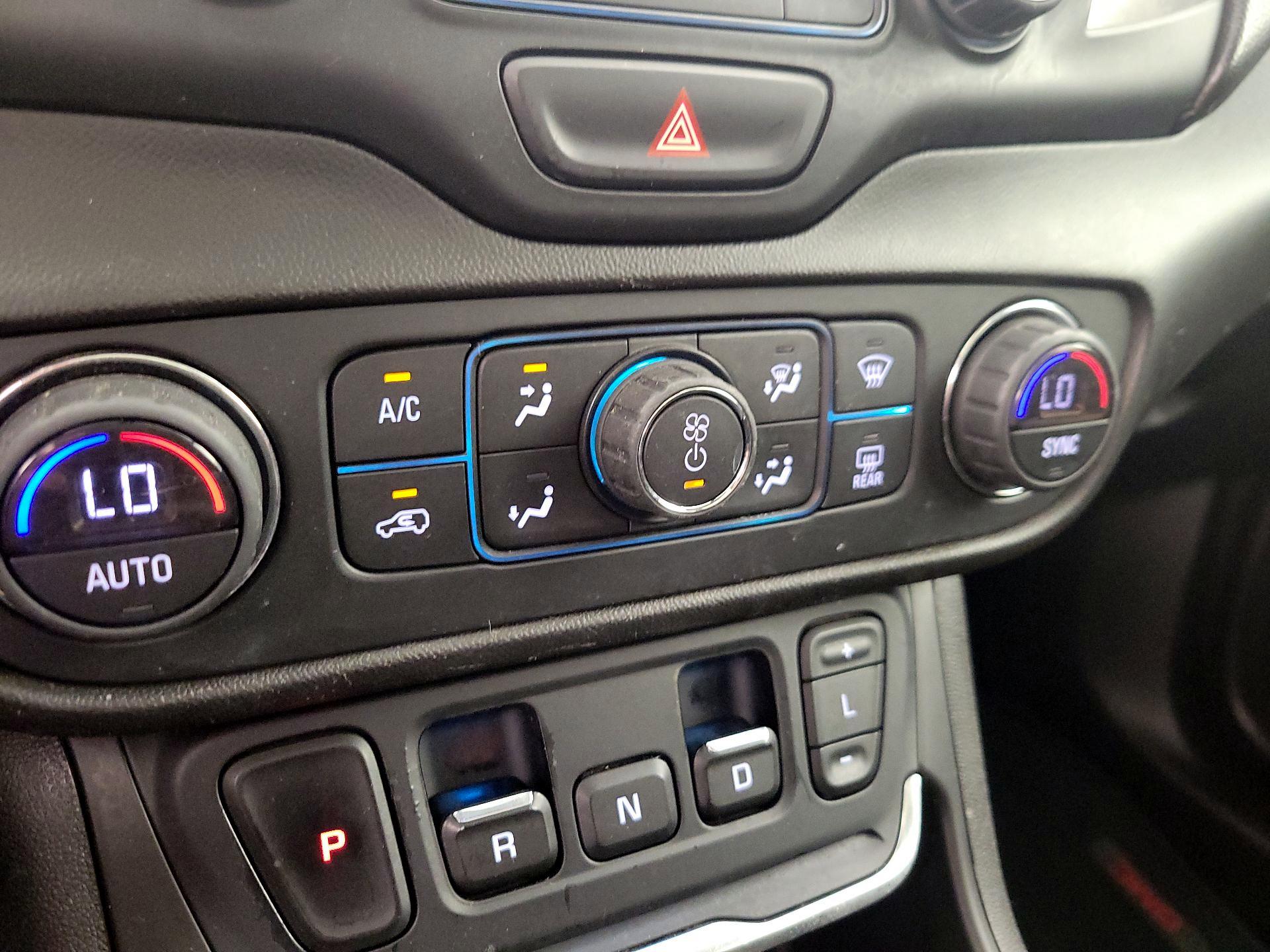 Thumbnail: 2018 GMC Terrain - 16