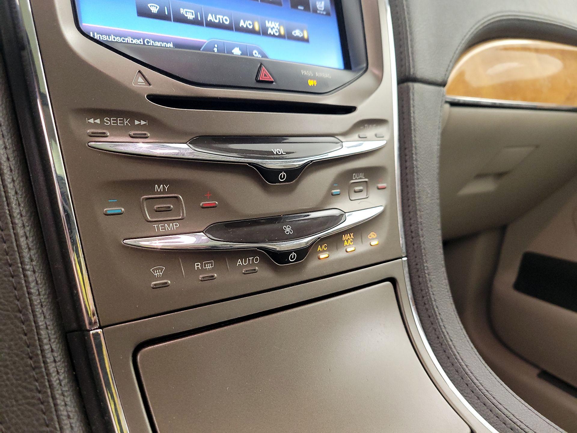 Thumbnail: 2014 Lincoln MKX - 17