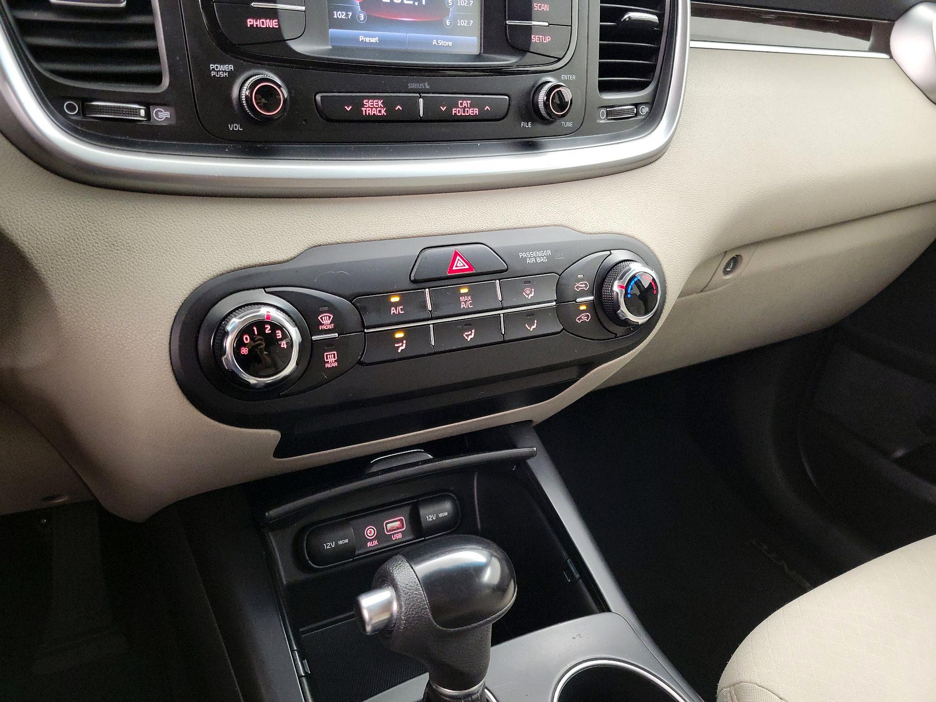 Thumbnail: 2017 Kia Sorento - 16