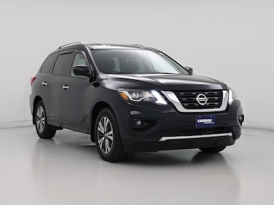 Black 2019 Nissan Pathfinder SL